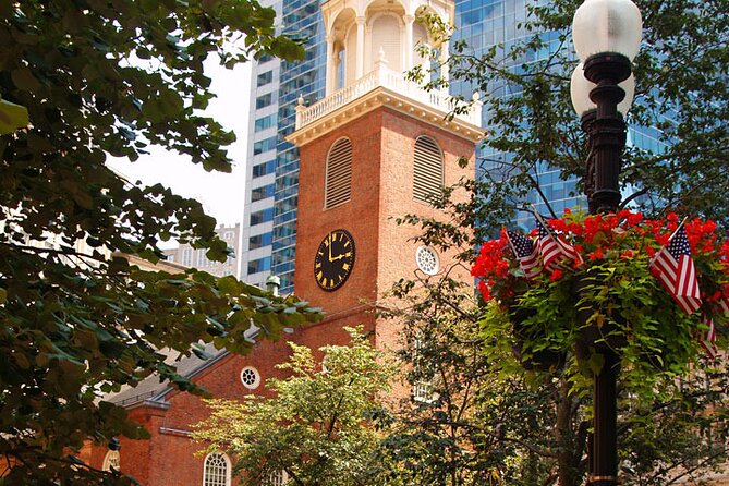 Entire Freedom Trail Walking Tour: Includes Bunker Hill and USS Constitution - King’s Chapel and the colonial fight over power