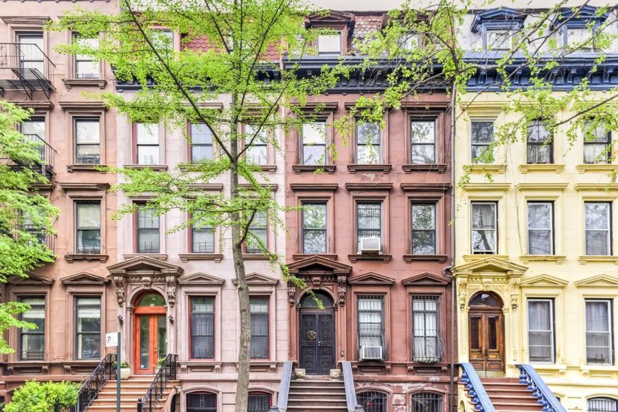 From Manhattan: Bronx, Queens and Brooklyn Half-Day Tour - Guides, group size, and the human side