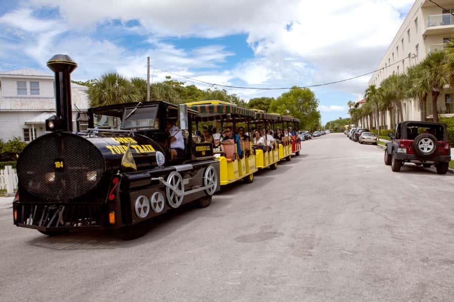 From Miami: Key West Day Tour by Motor Coach Bus - Museums for a focused afternoon