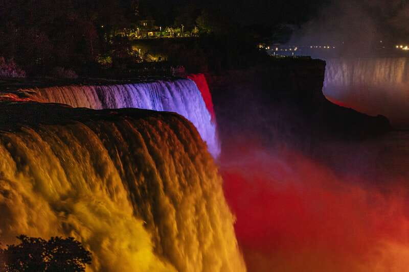 From New York City: Niagara Falls One Day Tour - Maid of the Mist: the reason to select the boat option