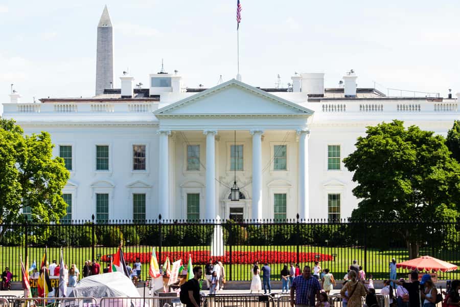From New York City: Washington and Philadelphia 1-Day Tour - The road to Philadelphia and the lunch break