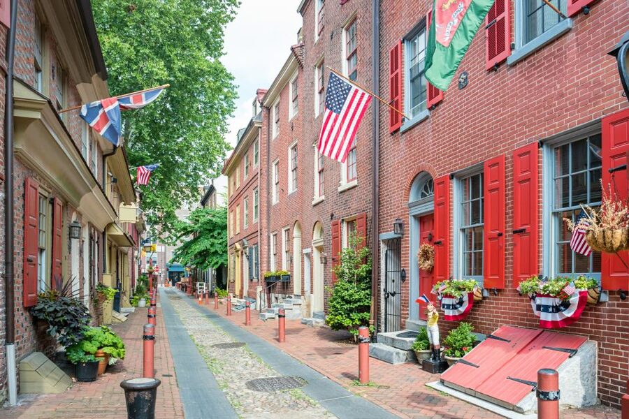 From NYC: Day Trip to Philadelphia and Amish Country - Lunch and shopping in Lancaster County