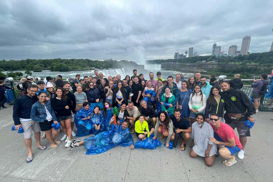 From NYC: Niagara Falls with Outlet Shopping, 2-Day Tour - Crossing for Queen Victoria Park and Canadian views