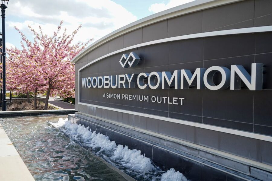 From NYC: Woodbury Common Premium Outlets Shopping Tour - Choosing the right return time