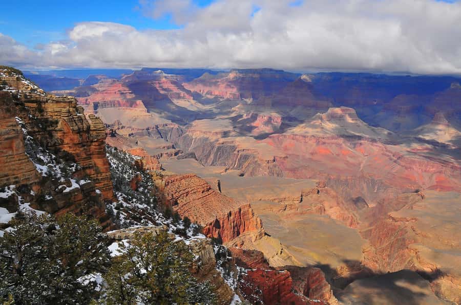 From Phoenix: Grand Canyon, Sedona, and Oak Creek Day Trip - Sedona’s red rocks provide the first big stop