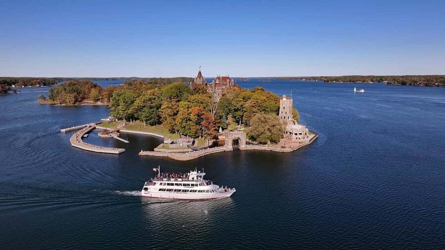 Gananoque: 1000 Islands Cruise & Optional Boldt Castle Entry - Watching the islands change from deck to deck