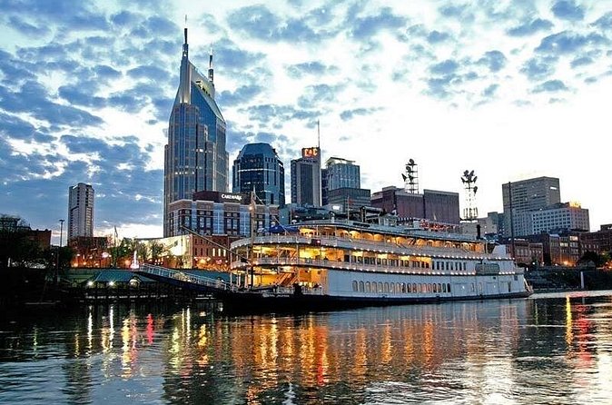 General Jackson Showboat Lunch or Dinner Cruise in Nashville - What dining is like onboard