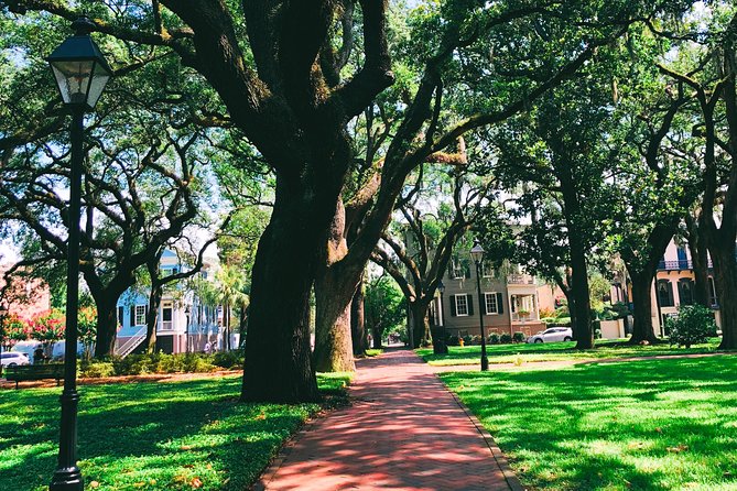 Genteel and Bard's Savannah History Walking Tour - Monterey Square, Mercer Williams House, and the city’s layered past
