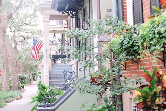 Genteel and Bard's Savannah History Walking Tour - Lafayette Square, Juliette Gordon Low, and the Cathedral