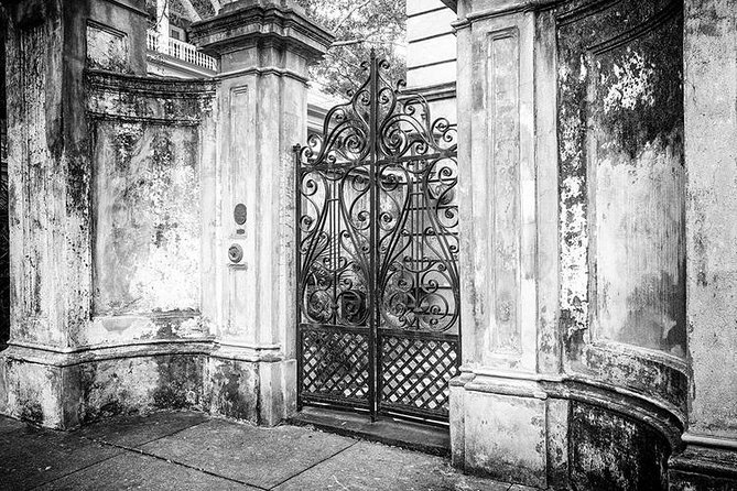 Ghosts of Charleston Night-Time Walking Tour with Unitarian Church Graveyard - Best timing, footwear, and planning tips