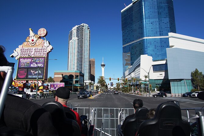 Giant Shopping Cart Limo Ride in Las Vegas - Music, drivers, and the social side