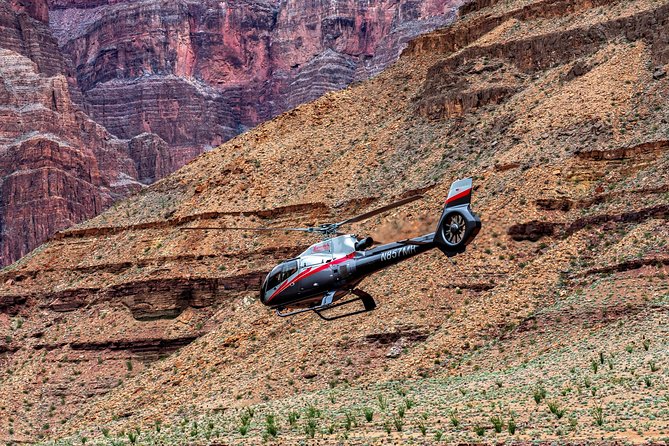 Grand Canyon Deluxe Helicopter Tour with Landing from Las Vegas - The flight back over the Las Vegas Strip