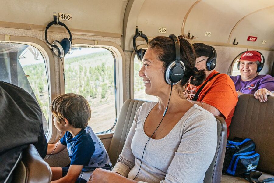 Grand Canyon Village: Grand Canyon South Rim Airplane Tour - From Grand Canyon Airport to the first canyon views