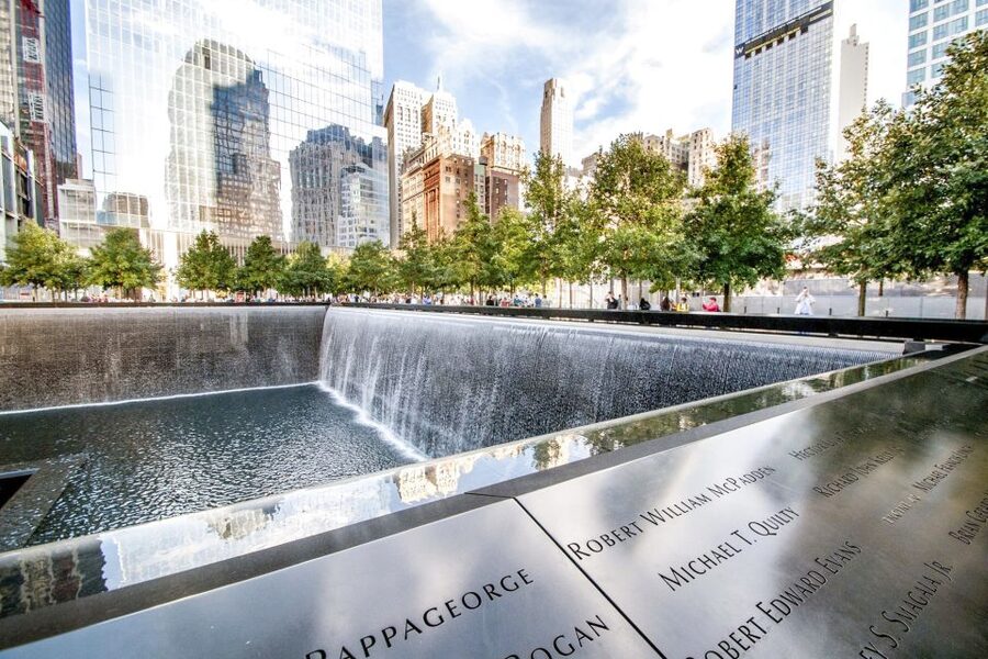 Ground Zero 9/11 Memorial Tour & Optional 9/11 Museum Ticket - Why a guide changes the Ground Zero visit
