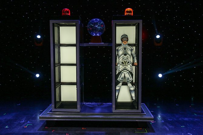 Hamners' Unbelievable Variety Show in Branson - Magic first, then a full Branson variety bill