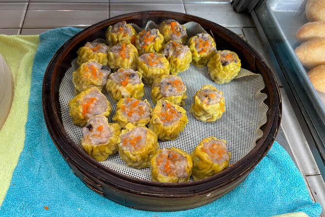 Hawaii Off The Beaten Path Food Tour - Fresh seafood, from Kauai prawns to chutoro
