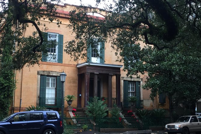 Heart of Savannah History Walking Tour - 2hr - From Juliette Gordon Low to the city’s grand churches