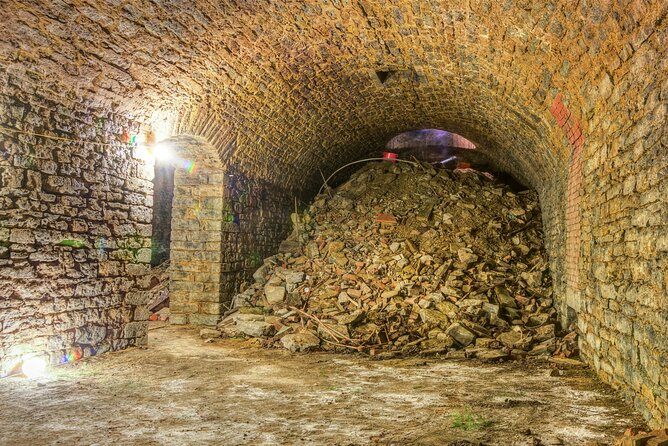 Hidden Brewery Caverns Tour in Cincinnati with Beer Tasting - The former Jackson Brewery and its underground passages