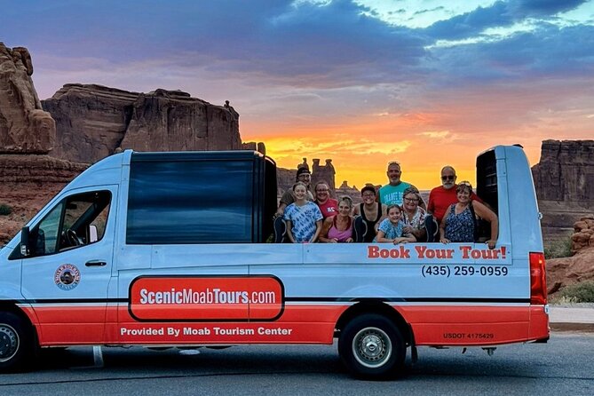 HIGHLY RATED Arches National Park Sightseeing Tour From Moab Utah - Meeting in Moab and entering the park