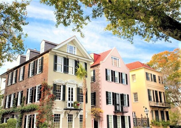 Historic Charleston Guided Sightseeing Walking Tour - What the guides add to the walk