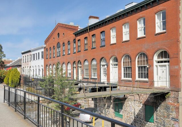 Historic Savannah Guided Walking Tour - Savannah’s squares and the city plan