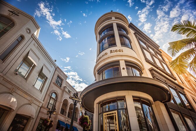 Hollywood and Celebrity Homes Bus Tour - The guide can make or break the ride
