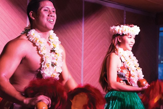 Honolulu: Pacific Star Sunset Dinner Cruise and Show - Pacific Rim Buffet: Plenty of Food, Uneven Results