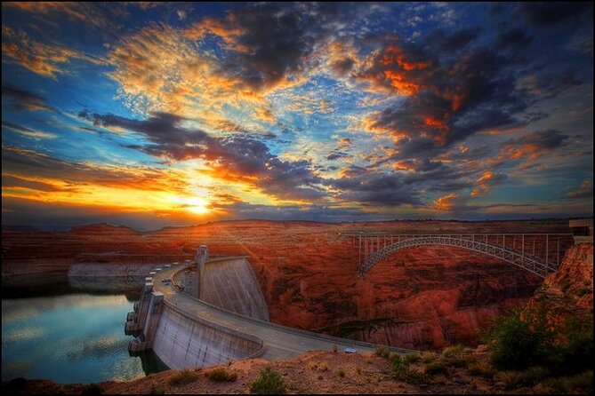 Hoover Dam Comedy Tour with Lunch and Comedy Club Tickets - What you get for $109.99