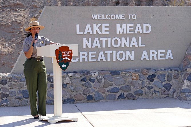 Hoover Dam Highlights Tour from Las Vegas, WiFi - The guides can make the drive worthwhile