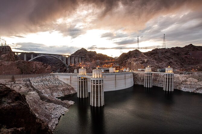 Hoover Dam Tour from Las Vegas with Hot Breakfast - Starting with breakfast and hotel pickup