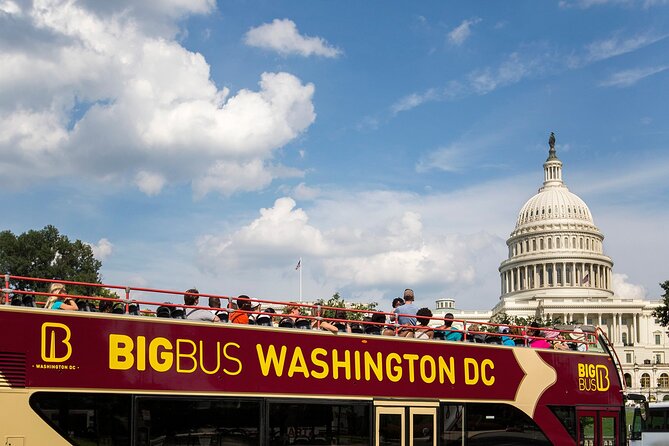 Hop-on Hop-off Sightseeing Tour by Open-top Bus with 18 Stops - World War II, Lincoln, and the Korean War Memorial
