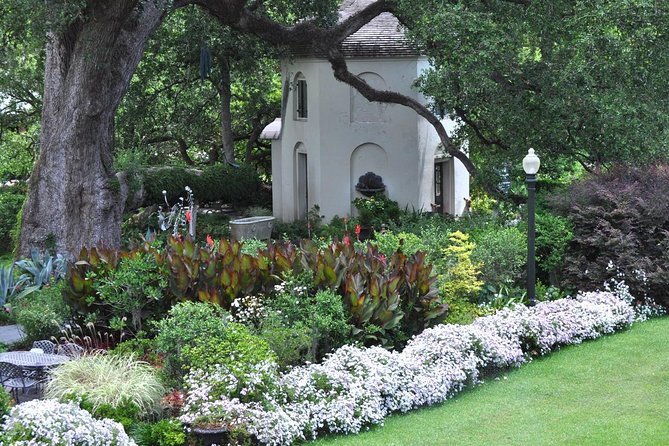 Houmas House Estate and Gardens Guided Tour - Inside the mansion, stories matter as much as antiques