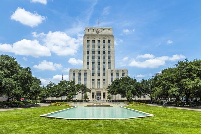 Houston's Official City & Mural Tour! - Houston’s murals give the city tour its personality