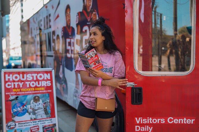 Houston's Official City & Mural Tour! - From Discovery Green to the Rockets and Chase Tower