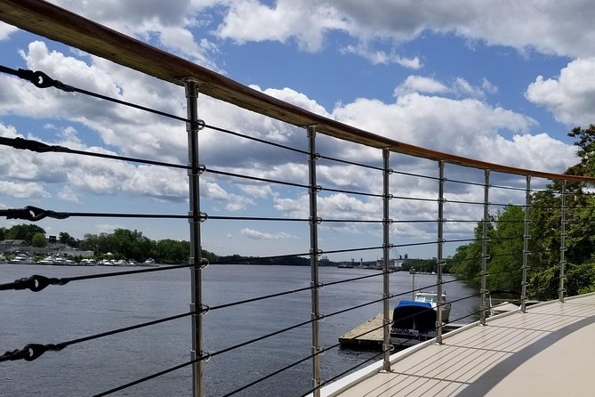 Hudson River Sightseeing Cruise from Albany - What this Albany boat ride is really about