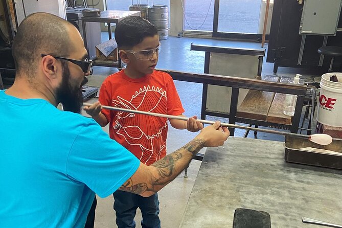 Introduction to Glassblowing Workshop in Sedona - Turning hot glass into a Sedona souvenir