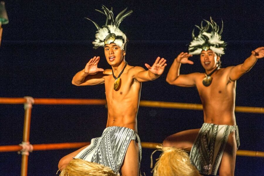 Kailua-Kona: Voyagers of the Pacific Luau with Buffet Dinner - Arriving at Royal Kona Resort at 4:30 PM