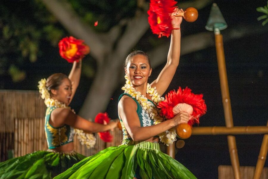 Kailua-Kona: Voyagers of the Pacific Luau with Buffet Dinner - Start with food from across the islands
