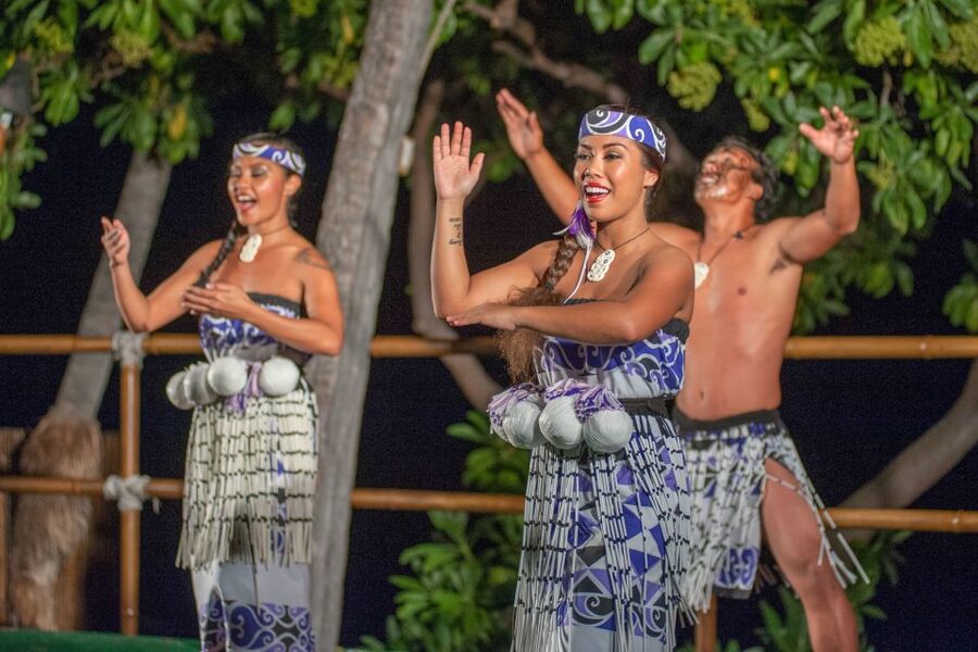 Kailua-Kona: Voyagers of the Pacific Luau with Buffet Dinner - The Pacific setting does half the work