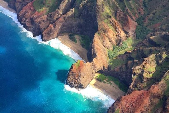 Kauai Deluxe Sightseeing Flight - Na Pali Coast: 15 minutes beside Kauai’s sharpest cliffs