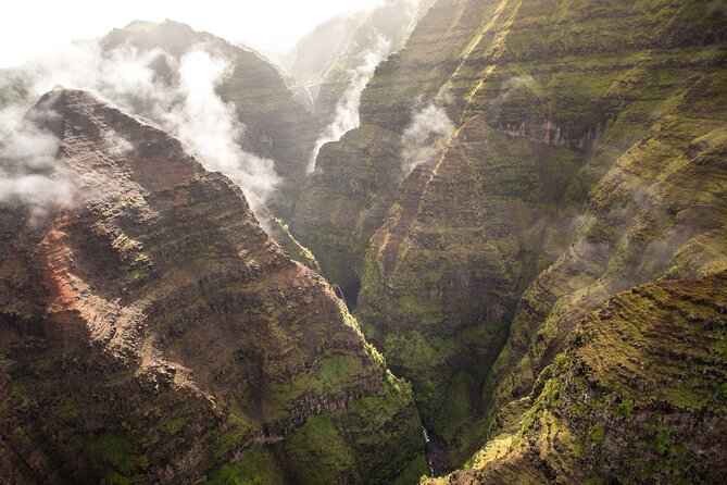 Kauai Deluxe Waterfall Safari: Helicopter Tour - Waimea Canyon and the waterfall country