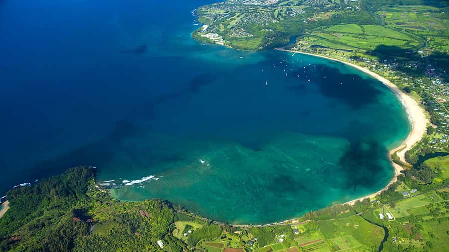 Kauai: Entire Kauai Air Tour with Window Seats - Hanalei Bay from above