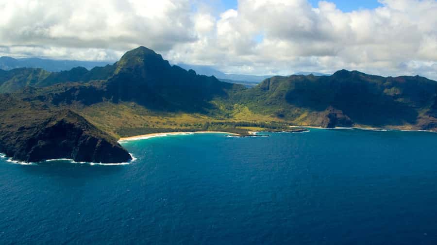 Kauai: Entire Kauai Air Tour with Window Seats - The pilot-guide makes the difference