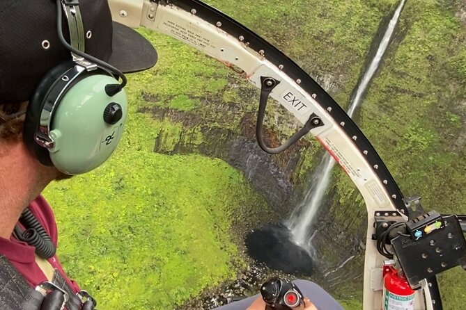 Kauai: Hughes 500 4-Passenger Doors-Off Helicopters - Why an open-door helicopter is different on Kauai