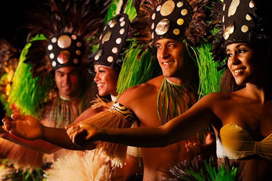 Kauai: Luau Kalamaku with Buffet Dinner & Show - The buffet: local flavors with plenty of familiar food