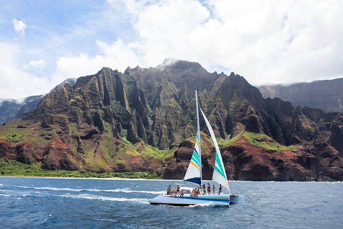 Kauai’s Na Pali Coast Snorkel and Sail Tour - Breakfast before the coast comes into view