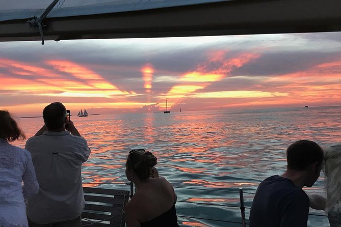 Key West Small-Group Sunset Sail with Wine and Hors d'oeuvres - Hors d’oeuvres designed for a moving boat
