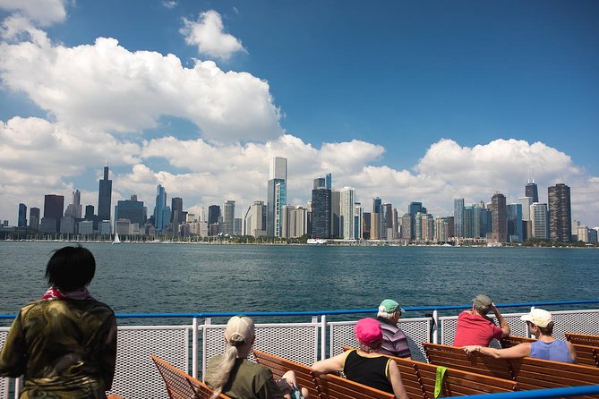 Lake Michigan Skyline Cruise in Chicago - Lake Michigan views, from Navy Pier to the skyline