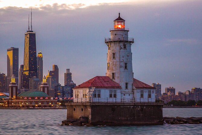 Lake Michigan Sunset Cruise in Chicago - The 15-minute Chicago River opening