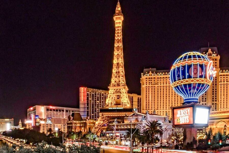 Las Vegas: Eiffel Tower Viewing Deck Entrance Ticket - Choosing between daylight, sunset, and night